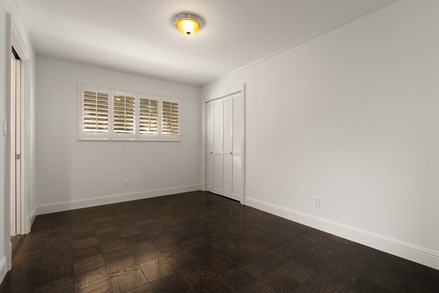 Building Photo - 519 N Rexford Dr