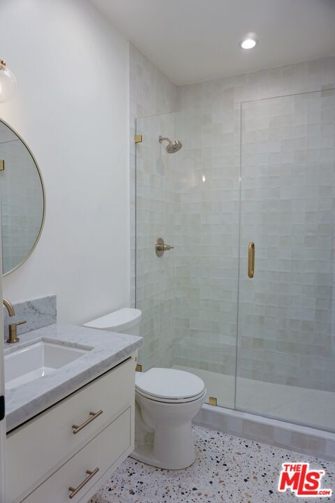 Building Photo - 2668 Greenfield Ave