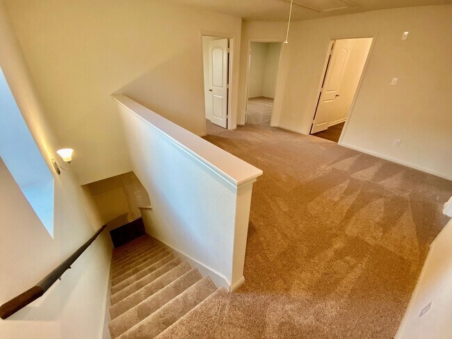 Building Photo - Experience Luxury Living: 4 Beds, 2.5 Bath...