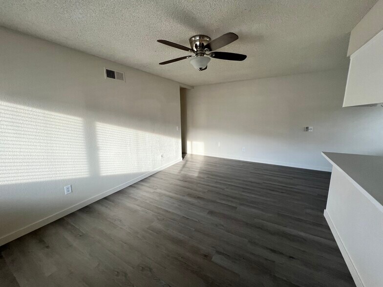 Building Photo - 72615 Edgehill Dr