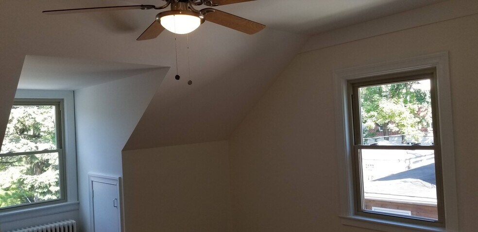 Unit 2 - 679 Park Ave W