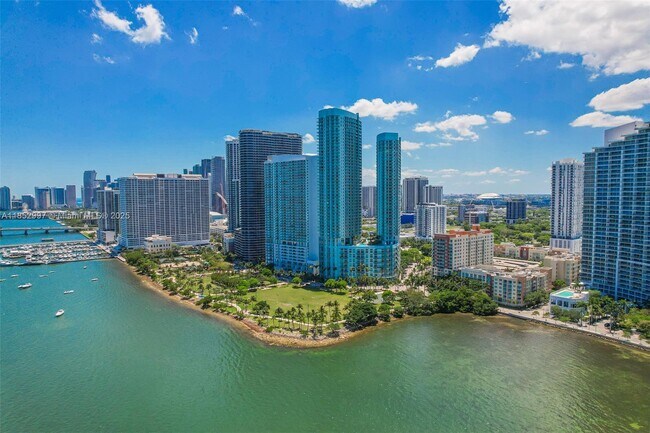 Building Photo - 2000 N Bayshore Dr
