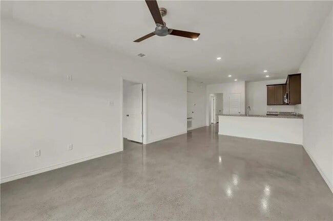 Building Photo - 1125 Lindsey Dr