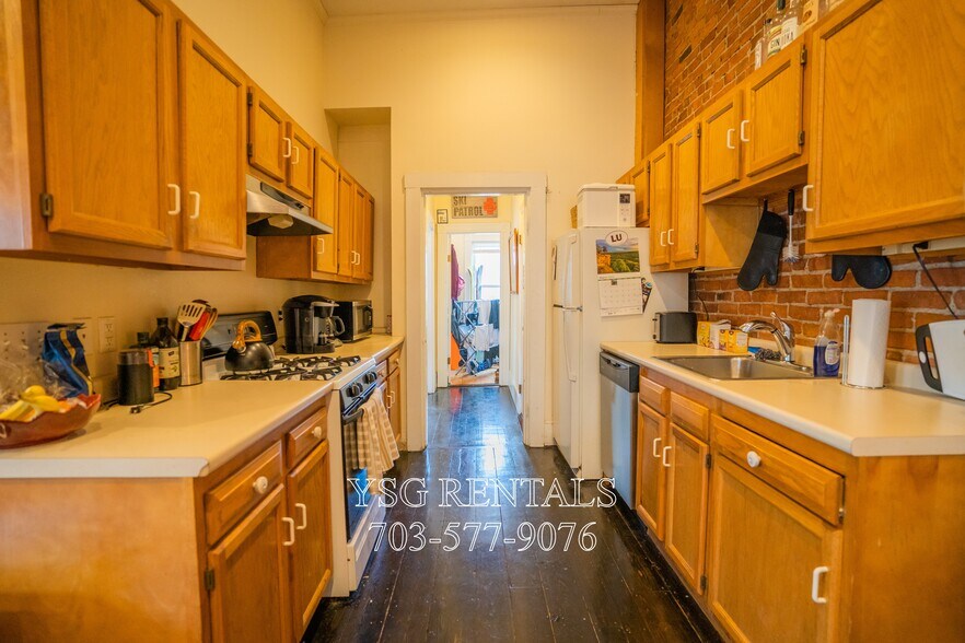 Building Photo - 51 Riverdale St