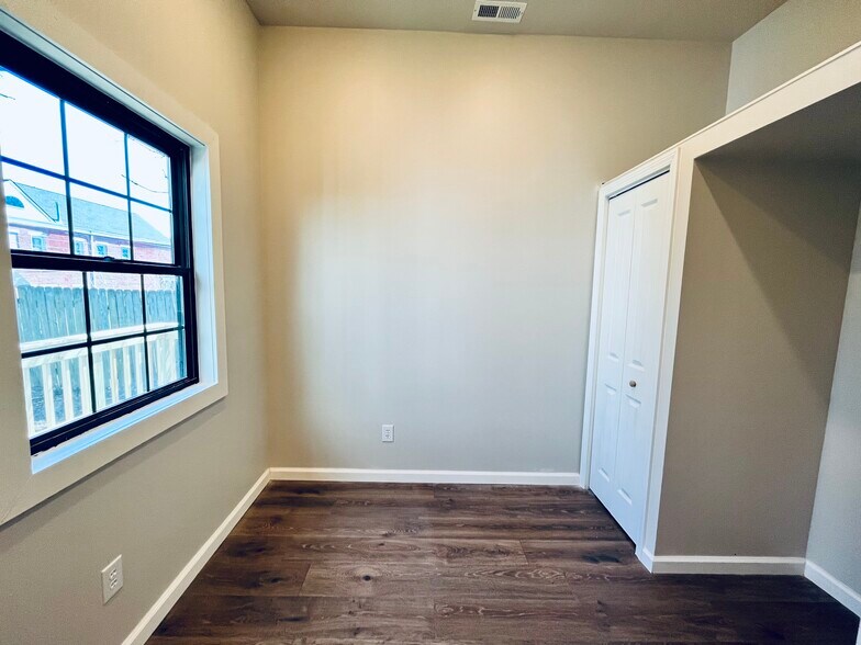 Bonus Room - 1012 Swan St