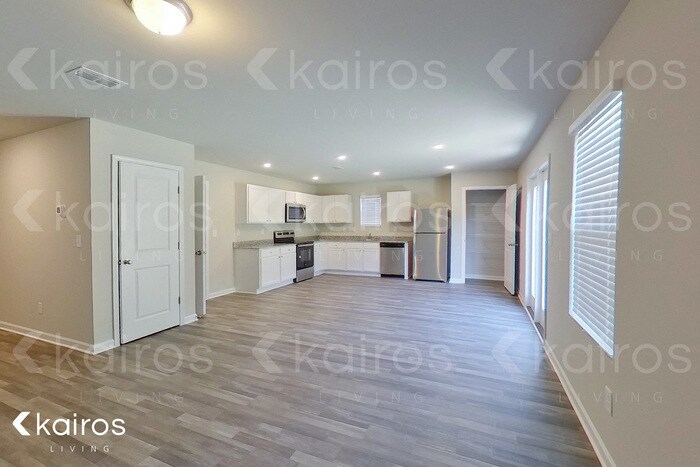 Building Photo - 243 Hawthorn Trail