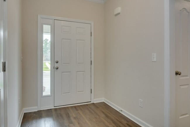 Building Photo - 457 Amesbury Dr