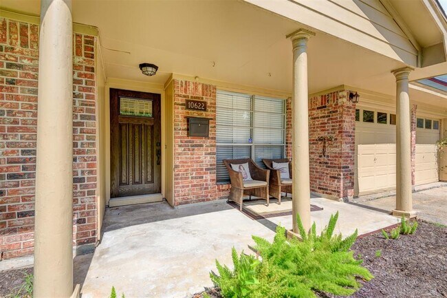 Primary Photo - 10622 Sapling Way