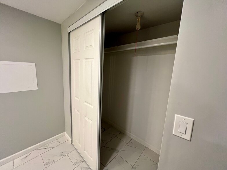 Building Photo - 2838 Continental Dr