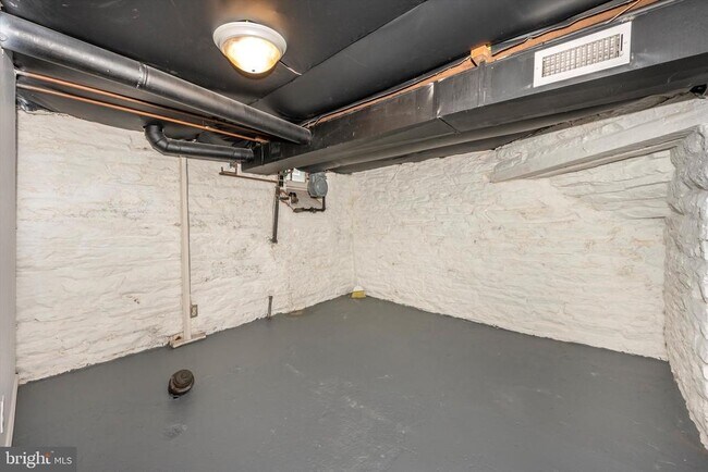 Building Photo - 315 E Patrick St