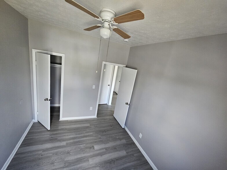 Building Photo - 392 E 147th St