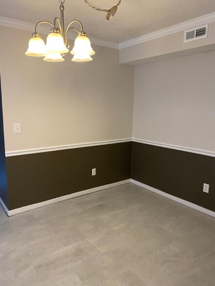 Building Photo - 124 Luden Dr