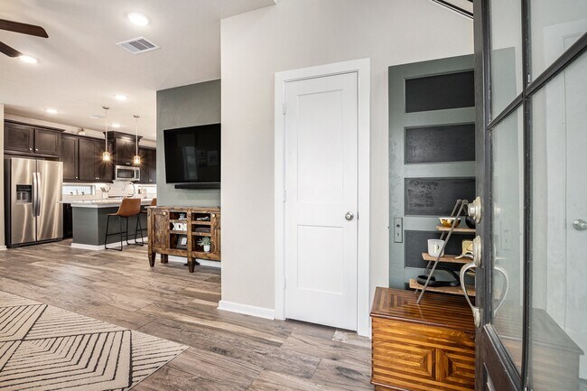 Building Photo - 7603 Green Bulrush Wy