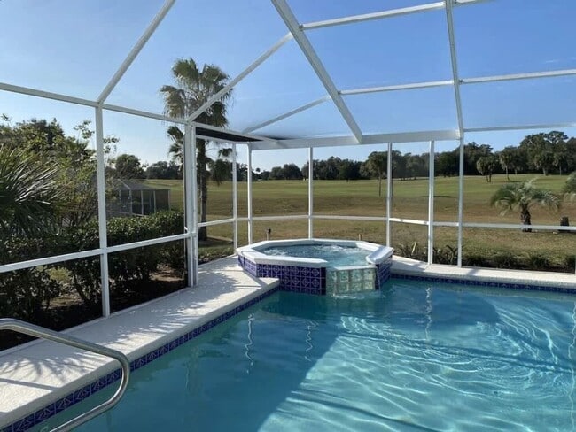Building Photo - Vacation-Poolside Paradise
