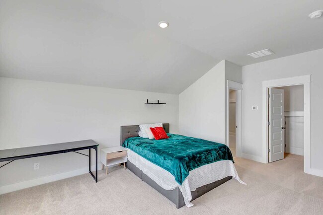Building Photo - Luxury Villa Living in the Heart of Carnes Crossroads!