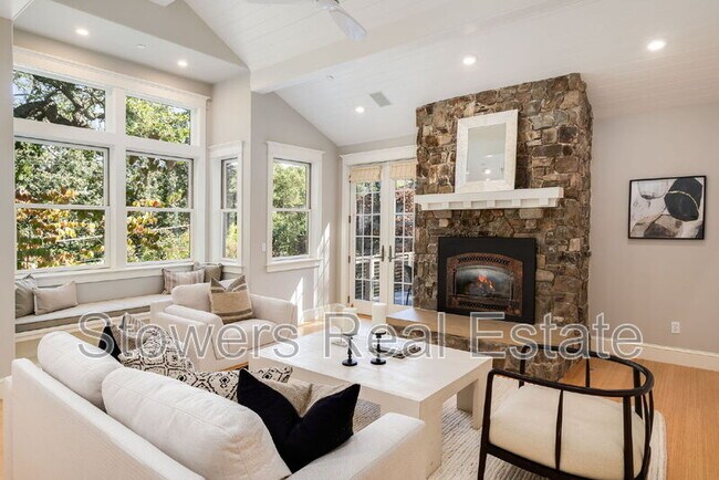 Building Photo - 775 Kirkcrest Rd