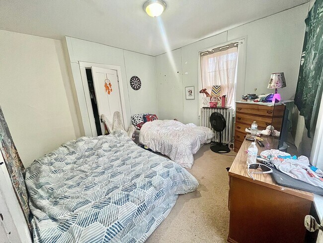 Building Photo - 255-257 N Spring St