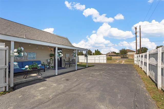 Building Photo - 20602 Hackberry Creek Park Rd