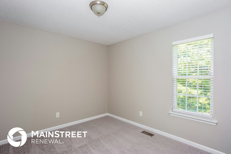 Building Photo - 436 Riverglen Dr NW