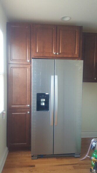 Building Photo - 4817 N Troy St