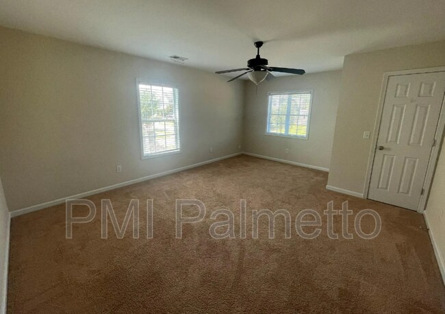 Building Photo - 121 Rossmore Dr
