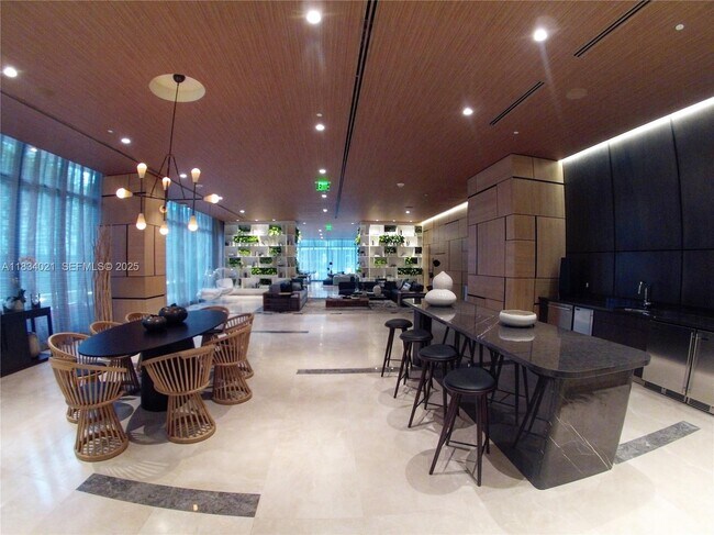 Building Photo - 45 SW 9th St