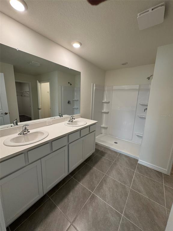 Building Photo - 8878 SW 48th Ave