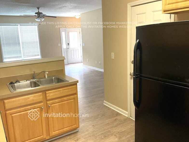 Building Photo - 202 Riverstone Commons Cir