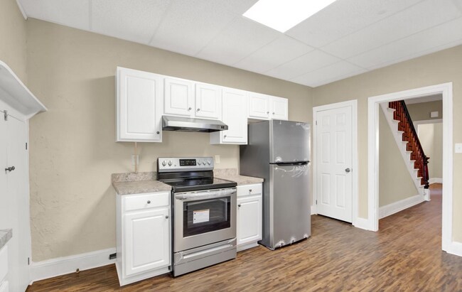 Building Photo - Coming Soon! Charming 4 Bedroom Home in Yo...