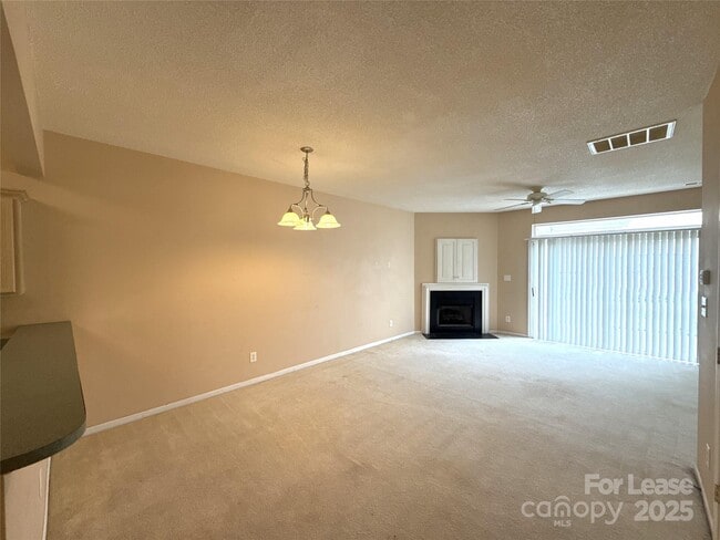 Building Photo - 1515 Sylvia Ct