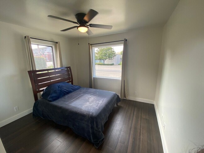 Building Photo - Modern Spanish Bungalow Steps from Downtow...