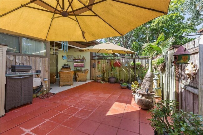 Building Photo - 1724 NW 74th Ave