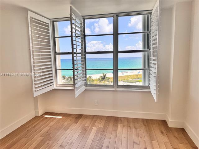 Building Photo - 5161 Collins Ave