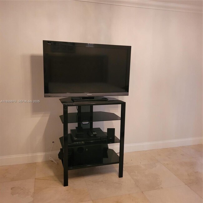 Building Photo - 1865 S Ocean Dr