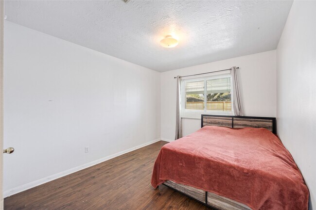 Building Photo - 16406 Cypress Valley Dr