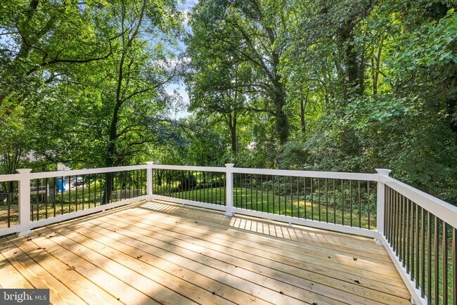 Building Photo - 908 Country Terrace