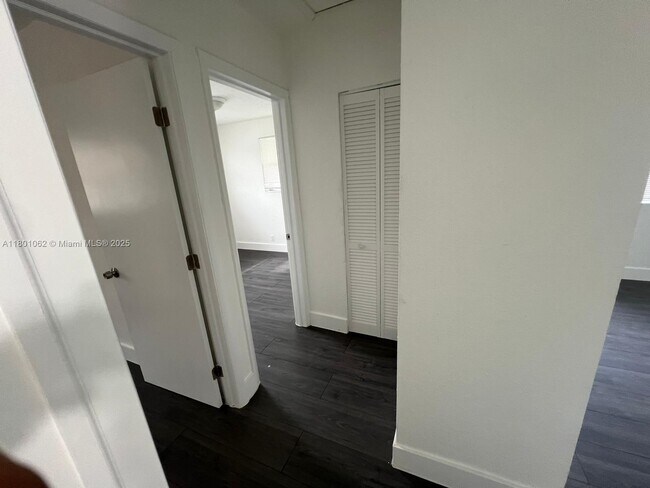 Building Photo - 3251 SW 56th Ave