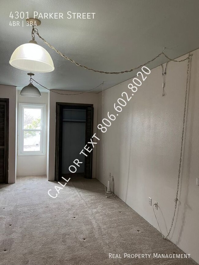 Building Photo - Spacious 4 bed 2.5 Bath!