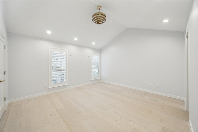 Building Photo - 1201 McDuffie St