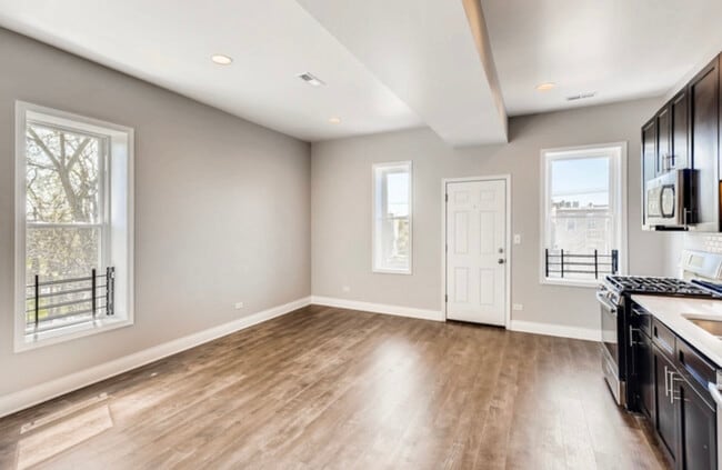 Building Photo - 4514 S Calumet Ave