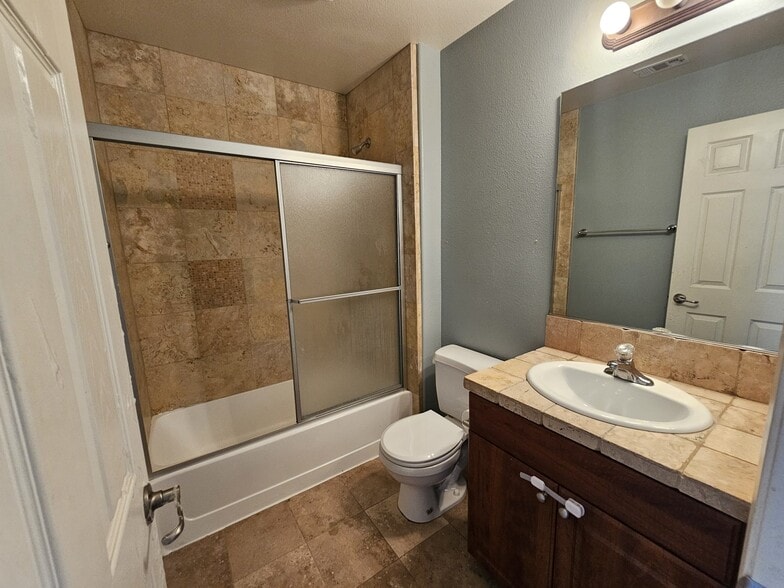 Building Photo - 774 Ada St