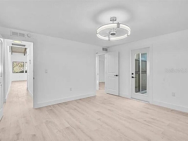 Building Photo - 500 Park Blvd S