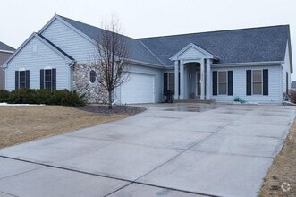 Building Photo - Experience spacious and comfortable living...