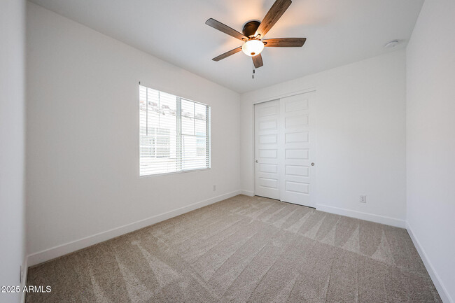 Building Photo - 7662 W Crabapple Dr