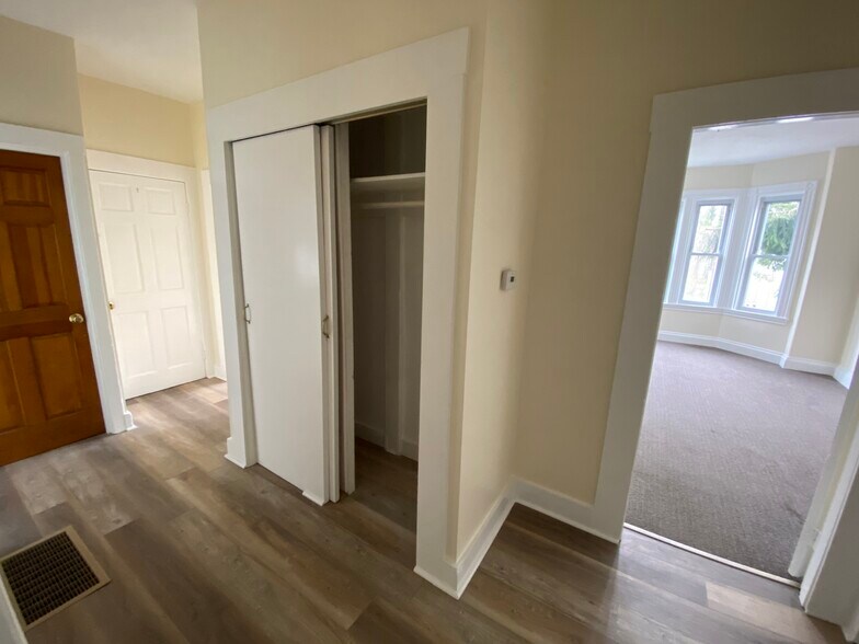 Building Photo - 23 Union Ave