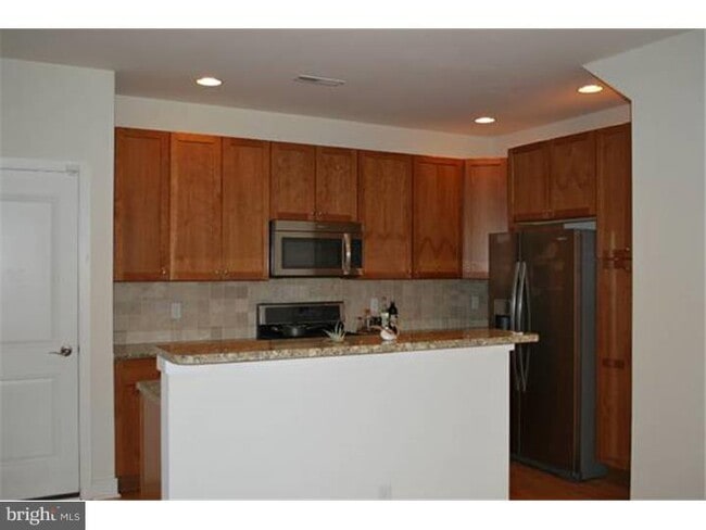 Building Photo - 105 Brinley Ct