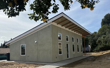Building Photo - 1853 N Ave 53 - Back Unit