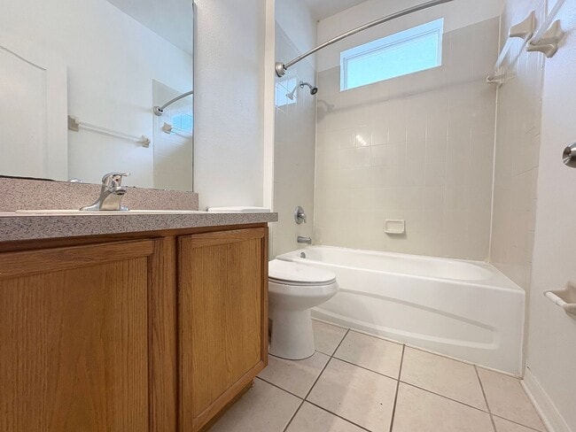 Building Photo - Fantastic Lake Nona area 4 BR 2 BA home in...