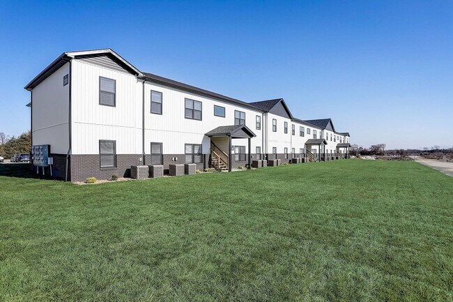 Building Photo - 703 Parkview Dr