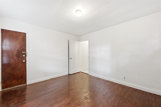 Building Photo - 10 McGotty Pl